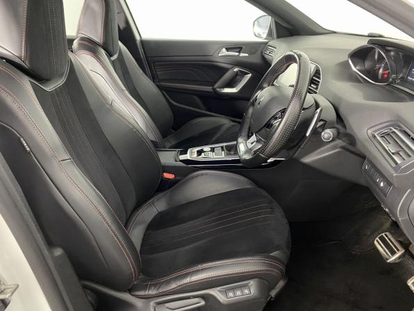 Peugeot 308 II с пробегом 2015 года, цена 899 000 рублей, 79023 км, хэтчбек, Автокод Объявления