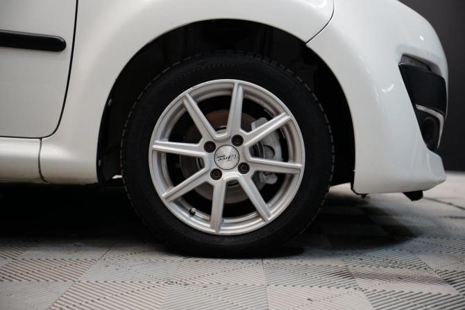 Peugeot 107 I Рестайлинг 2 с пробегом 2014 года, цена 640 000 рублей, 144000 км, хэтчбек, Автокод Объявления