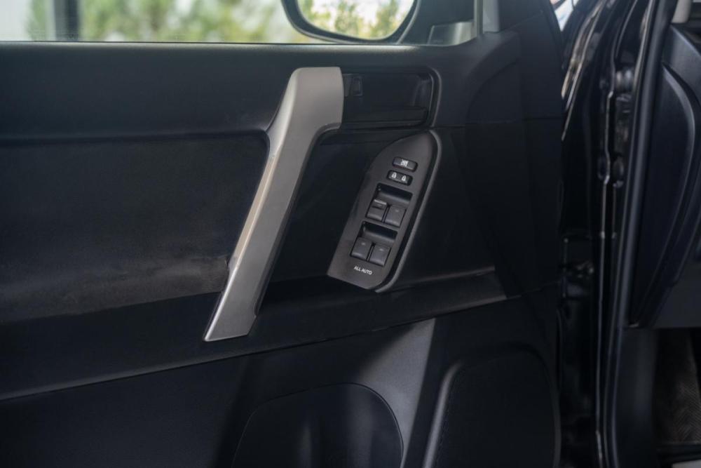 Toyota Land Cruiser Prado 150 Series Рестайлинг 1 Ростов-на-Дону  - изображение 18