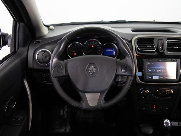 Renault Sandero II с пробегом 2015 года, цена 849 000 рублей, 112959 км, хэтчбек, Автокод Объявления