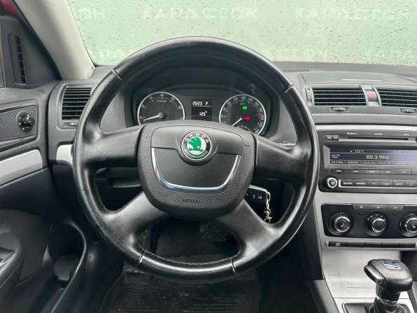 Skoda Octavia II (A5) Рестайлинг с пробегом 2012 года, цена 870 000 рублей, 219759 км, лифтбек, Автокод Объявления
