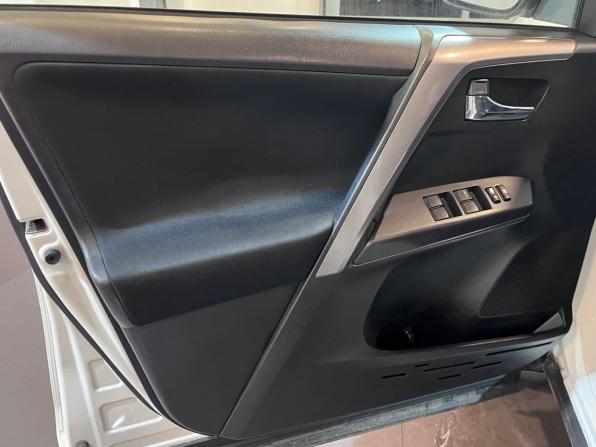 Toyota RAV4 IV (XA40) Рестайлинг с пробегом 2016 года, цена 2 349 000 рублей, 118500 км, внедорожник, Автокод Объявления