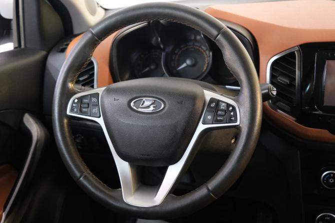 Lada (ВАЗ) XRAY I с пробегом 2018 года, цена 1 039 000 рублей, 93000 км, хэтчбек, Автокод Объявления