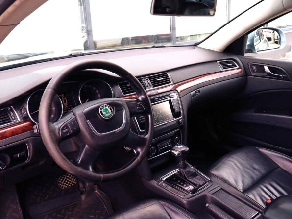 Skoda Superb II с пробегом 2011 года, цена 859 000 рублей, 216911 км, лифтбек, Автокод Объявления
