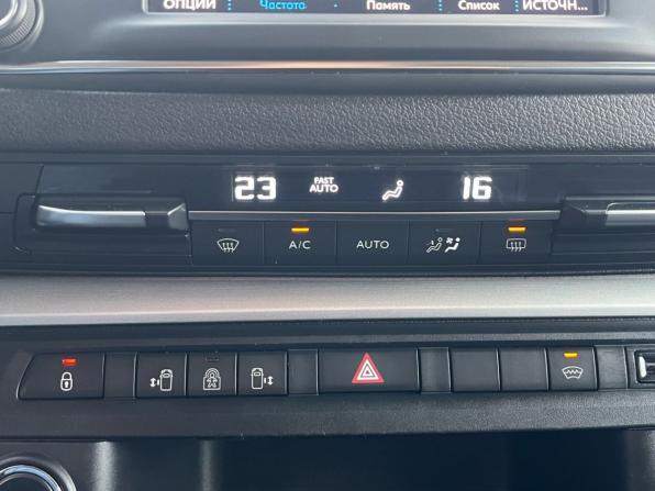 Peugeot Traveller I с пробегом 2019 года, цена 3 400 000 рублей, 67604 км, минивэн, Автокод Объявления