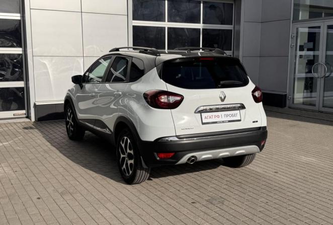 Renault Kaptur I с пробегом 2016 года, цена 1 570 000 рублей, 123298 км, внедорожник, Автокод Объявления