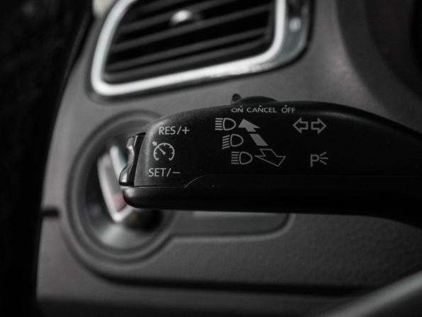 Volkswagen Polo V Рестайлинг с пробегом 2019 года, цена 1 054 000 рублей, 114724 км, седан, Автокод Объявления