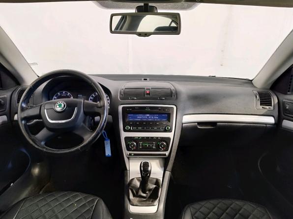 Skoda Octavia II (A5) Рестайлинг с пробегом 2013 года, цена 729 000 рублей, 231640 км, лифтбек, Автокод Объявления