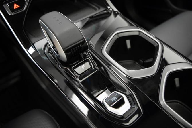 Geely Atlas II с пробегом 2024 года, цена 3 000 000 рублей, 14292 км, внедорожник, Автокод Объявления