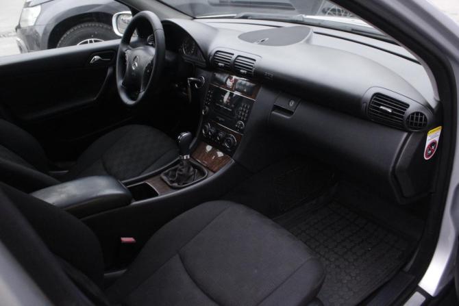 Mercedes-Benz C-Класс II (W203) Рестайлинг с пробегом 2006 года, цена 990 000 рублей, 427066 км, седан, Автокод Объявления