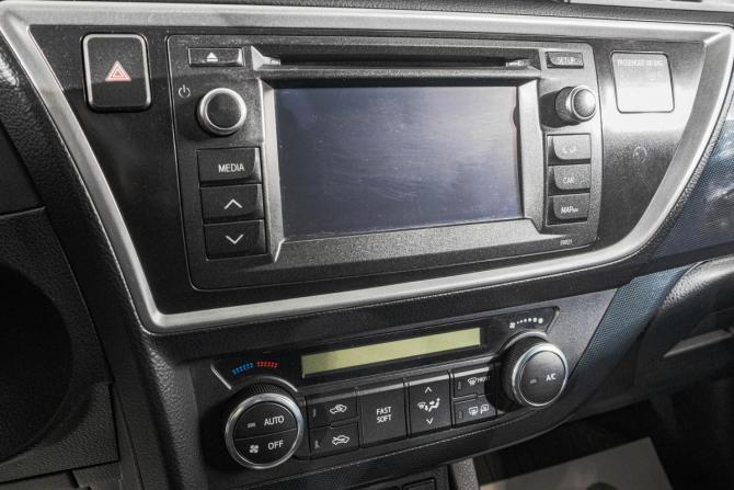 Toyota Auris II с пробегом 2013 года, цена 1 299 000 рублей, 100800 км, хэтчбек, Автокод Объявления
