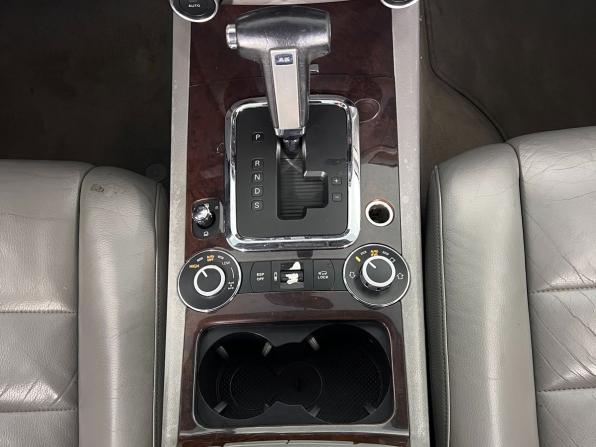 Volkswagen Touareg I Рестайлинг с пробегом 2006 года, цена 980 000 рублей, 216449 км, внедорожник, Автокод Объявления