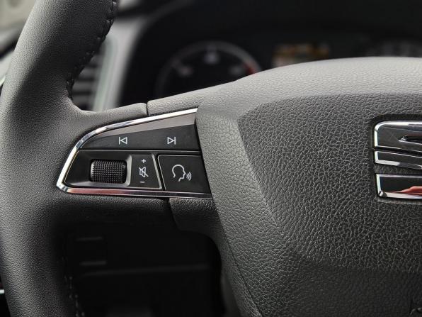 SEAT Leon III Рестайлинг с пробегом 2018 года, цена 1 250 000 рублей, 220300 км, универсал, Автокод Объявления