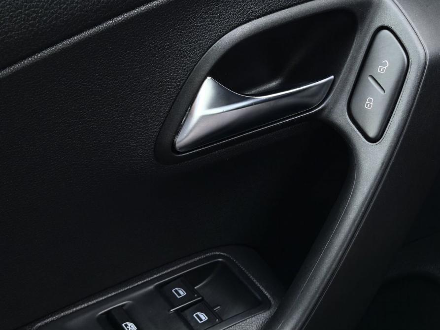 Volkswagen Polo V Рестайлинг Мурманск  - изображение 16