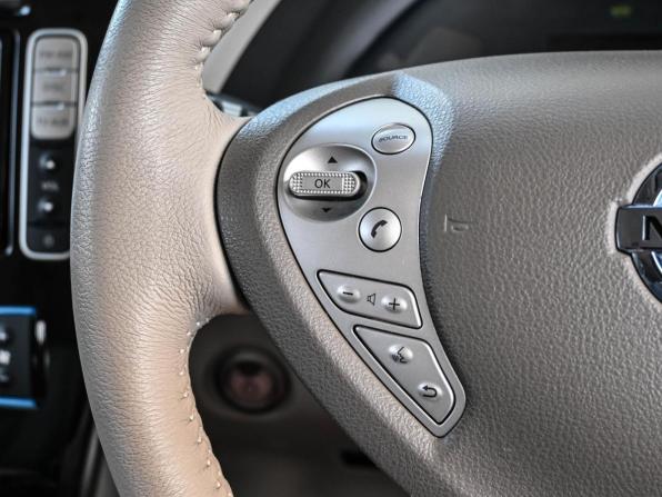 Nissan Leaf I (ZE0/AZE0) с пробегом 2016 года, цена 1 219 000 рублей, 70513 км, хэтчбек, Автокод Объявления