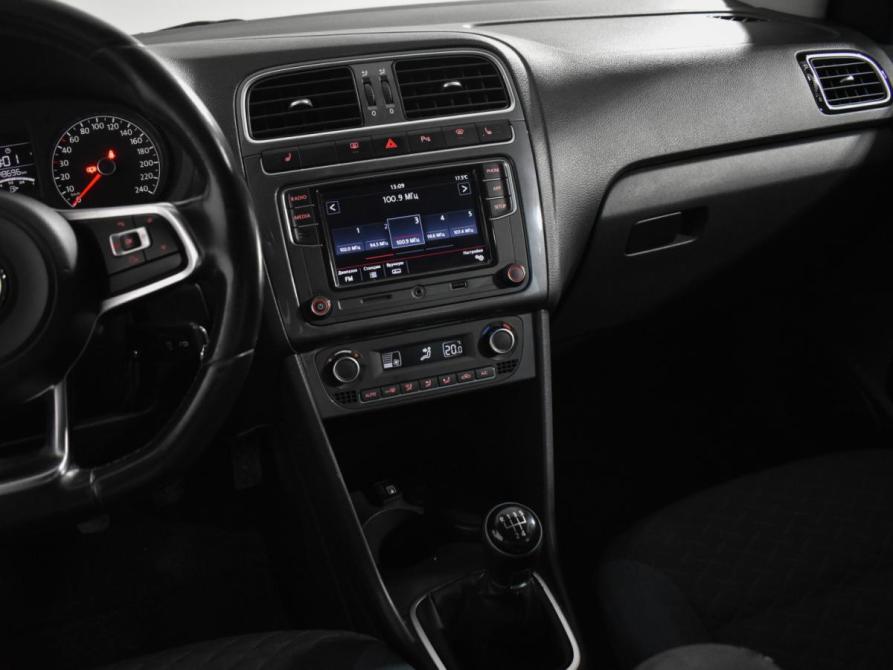 Volkswagen Polo V Рестайлинг Санкт-Петербург  - изображение 19