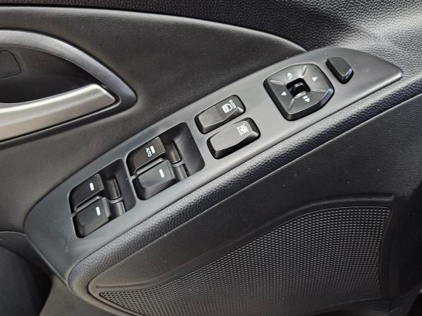Hyundai ix35 I с пробегом 2012 года, цена 990 000 рублей, 238570 км, внедорожник, Автокод Объявления