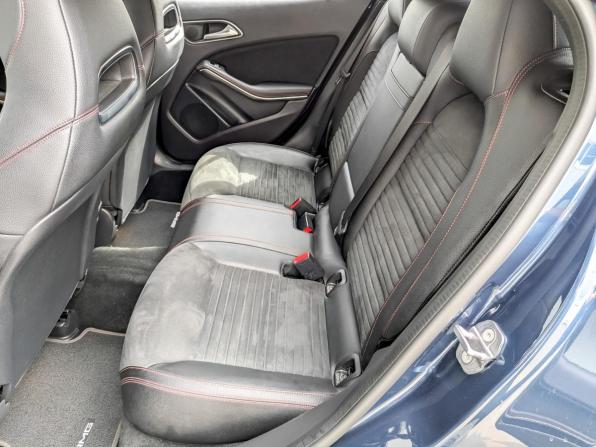 Mercedes-Benz GLA I (X156) Рестайлинг с пробегом 2019 года, цена 2 595 000 рублей, 49821 км, внедорожник, Автокод Объявления