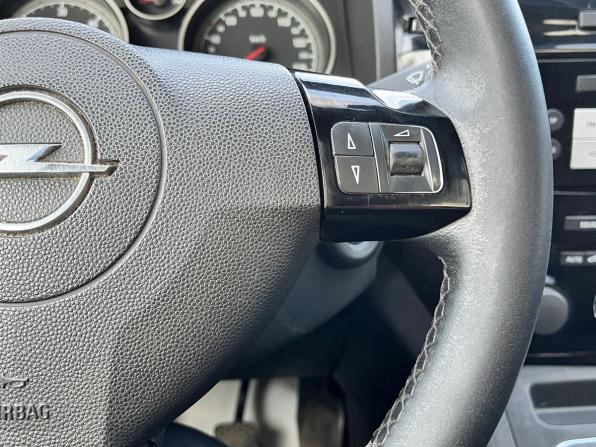 Opel Zafira B Рестайлинг с пробегом 2009 года, цена 400 000 рублей, 446982 км, компактвэн, Автокод Объявления