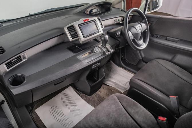 Honda Freed I с пробегом 2013 года, цена 1 249 000 рублей, 95000 км, компактвэн, Автокод Объявления