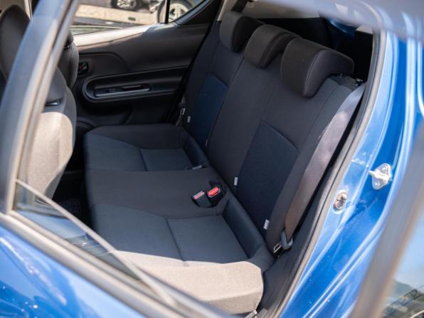 Toyota Aqua I Рестайлинг с пробегом 2015 года, цена 1 099 000 рублей, 76743 км, хэтчбек, Автокод Объявления