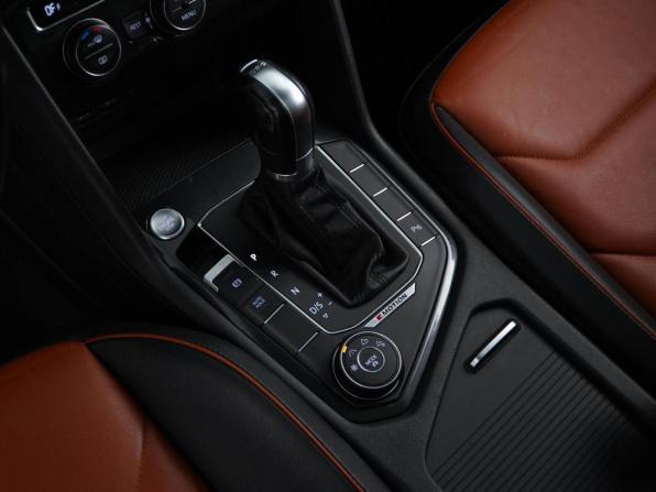 Volkswagen Tiguan II с пробегом 2018 года, цена 3 500 000 рублей, 110169 км, внедорожник, Автокод Объявления