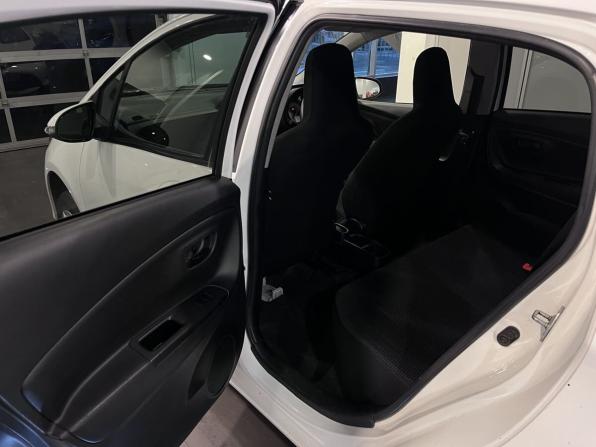Toyota Vitz III (XP130) Рестайлинг с пробегом 2014 года, цена 670 000 рублей, 205905 км, хэтчбек, Автокод Объявления