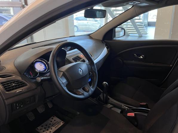 Renault Fluence I Рестайлинг с пробегом 2014 года, цена 650 000 рублей, 193241 км, седан, Автокод Объявления