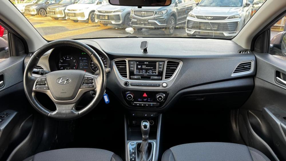 Hyundai Solaris II Санкт-Петербург  - изображение 3