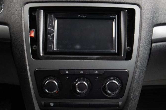 Skoda Octavia II (A5) Рестайлинг с пробегом 2011 года, цена 699 000 рублей, 242000 км, лифтбек, Автокод Объявления