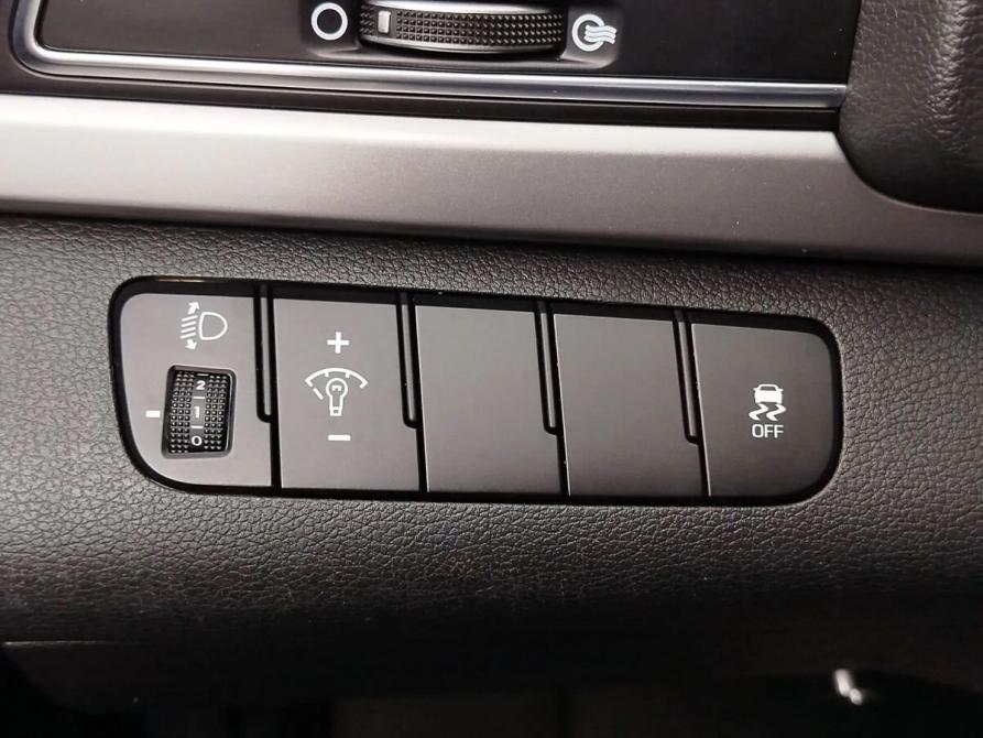 Hyundai Elantra VI (AD) Москва  - изображение 19