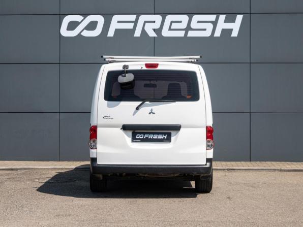 Mitsubishi Delica V с пробегом 2013 года, цена 1 680 000 рублей, 210509 км, минивэн, Автокод Объявления