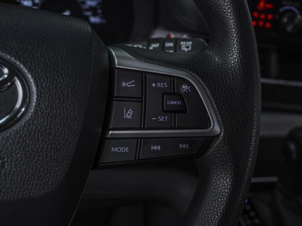 Toyota Sienna IV с пробегом 2021 года, цена 4 187 000 рублей, 81323 км, минивэн, Автокод Объявления