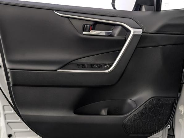 Toyota RAV4 V (XA50) с пробегом 2024 года, цена 3 950 000 рублей, 35198 км, внедорожник, Автокод Объявления