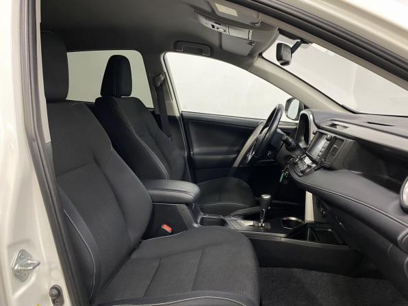 Toyota RAV4 IV (XA40) Рестайлинг с пробегом 2017 года, цена 2 429 000 рублей, 120149 км, внедорожник, Автокод Объявления