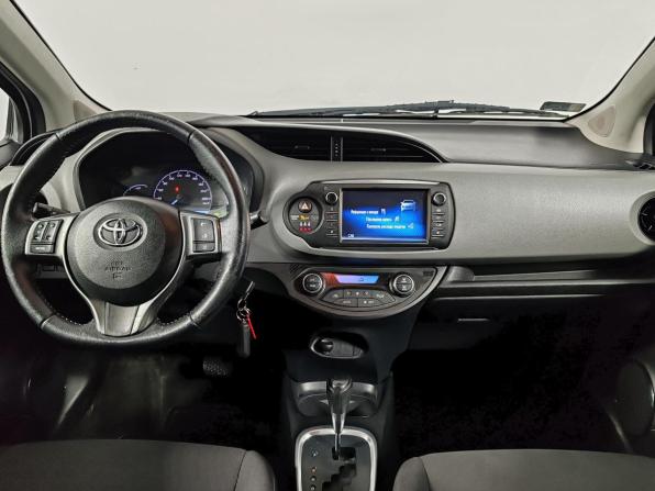 Toyota Yaris III Рестайлинг 2 с пробегом 2017 года, цена 1 375 000 рублей, 160073 км, хэтчбек, Автокод Объявления