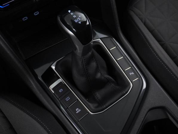 Volkswagen Tiguan II Рестайлинг с пробегом 2020 года, цена 2 849 077 рублей, 53316 км, внедорожник, Автокод Объявления