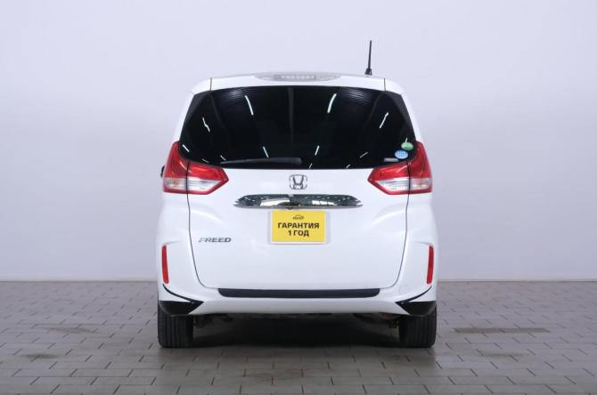 Honda Freed II Рестайлинг с пробегом 2019 года, цена 1 699 000 рублей, 48500 км, компактвэн, Автокод Объявления