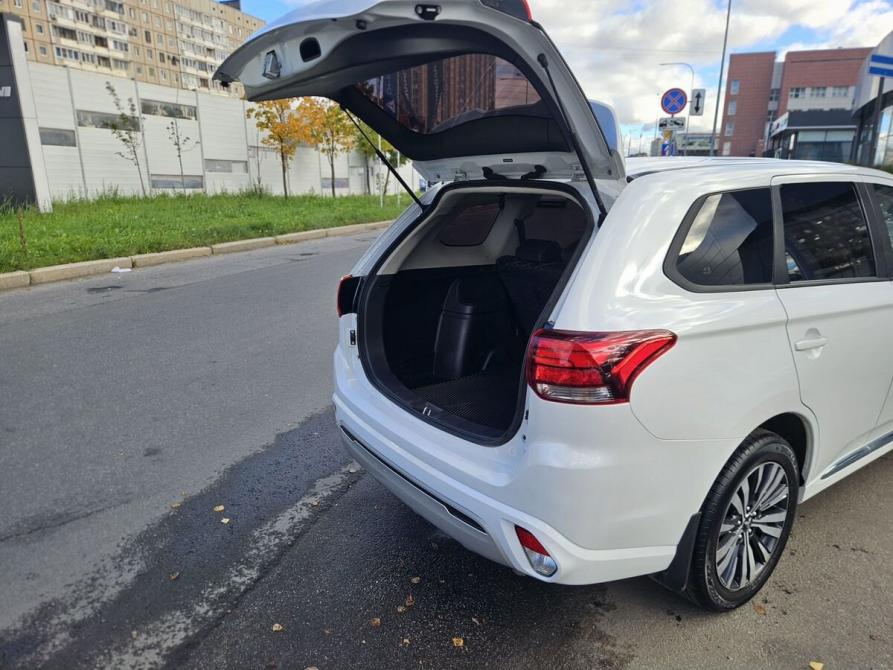 Mitsubishi Outlander III Рестайлинг 3 Санкт-Петербург  - изображение 9