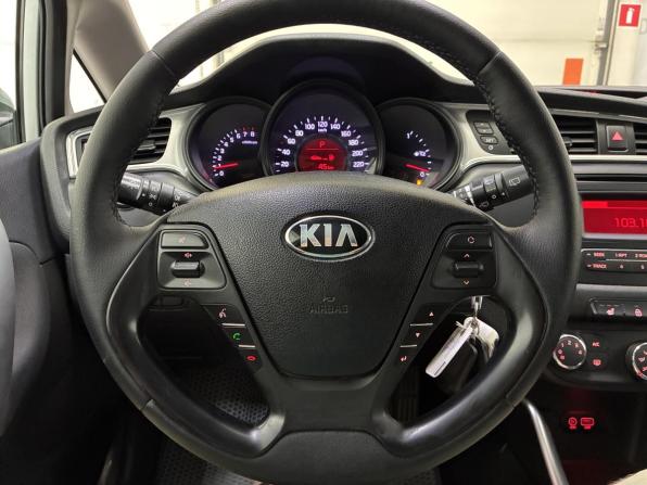 Kia Ceed II Рестайлинг с пробегом 2015 года, цена 1 375 000 рублей, 98000 км, универсал, Автокод Объявления