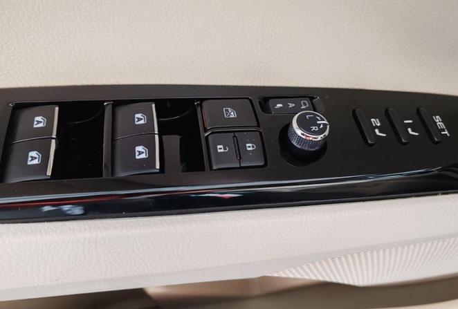Toyota Camry VII (XV50) Рестайлинг 2 с пробегом 2018 года, цена 3 090 000 рублей, 78142 км, седан, Автокод Объявления