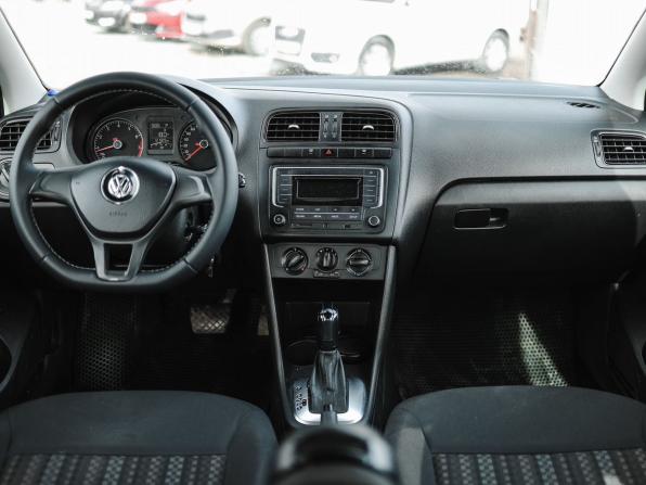 Volkswagen Polo V Рестайлинг с пробегом 2019 года, цена 1 029 000 рублей, 121825 км, седан, Автокод Объявления