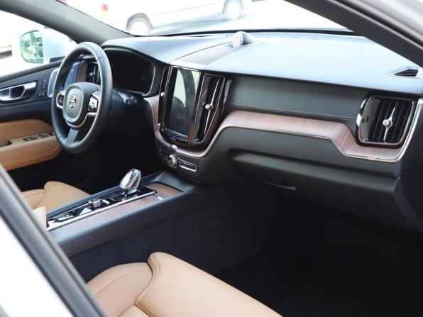 Volvo XC60 II Рестайлинг с пробегом 2024 года, цена 6 605 000 рублей, 8544 км, внедорожник, Автокод Объявления