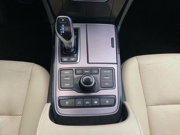 Hyundai Equus II Рестайлинг с пробегом 2015 года, цена 1 399 000 рублей, 191016 км, седан, Автокод Объявления