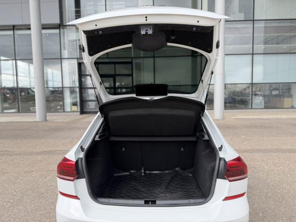 Volkswagen Polo VI с пробегом 2021 года, цена 1 325 000 рублей, 78242 км, лифтбек, Автокод Объявления