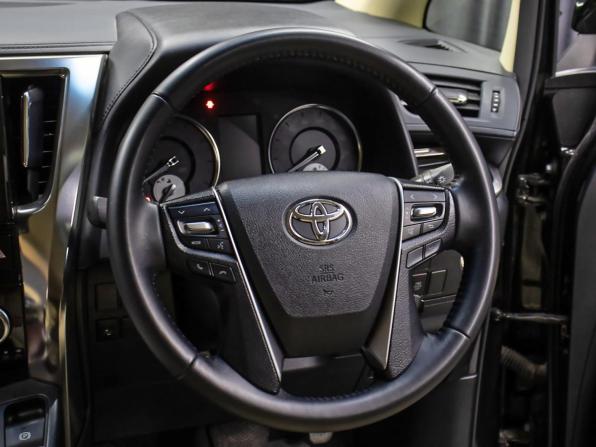 Toyota Vellfire II с пробегом 2016 года, цена 3 950 000 рублей, 81777 км, минивэн, Автокод Объявления