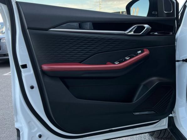 Geely Coolray I Рестайлинг с пробегом 2024 года, цена 2 199 000 рублей, 23629 км, внедорожник, Автокод Объявления