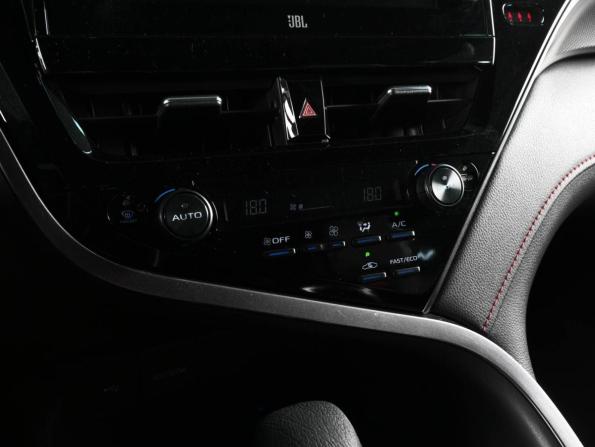 Toyota Camry VIII (XV70) Рестайлинг с пробегом 2021 года, цена 3 249 000 рублей, 151072 км, седан, Автокод Объявления