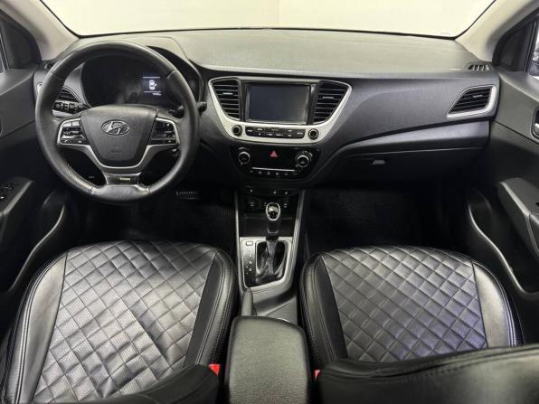 Hyundai Solaris II с пробегом 2018 года, цена 1 062 700 рублей, 179160 км, седан, Автокод Объявления