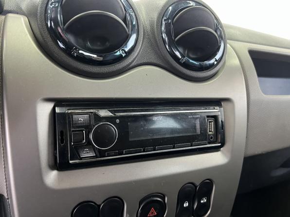Renault Sandero I с пробегом 2011 года, цена 365 000 рублей, 302573 км, хэтчбек, Автокод Объявления